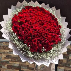 Ultimate Love Buchon  100 Roses